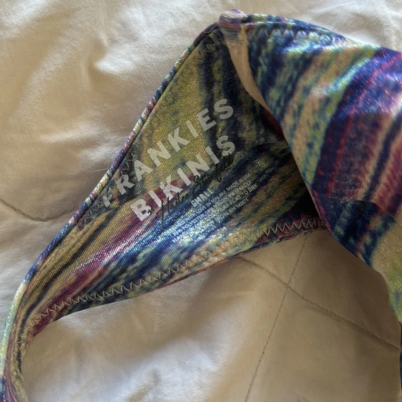 NWT Frankie’s Bikinis Metallic Top - Picture 6 of 7